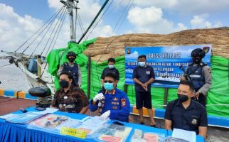 Polairud Polda Kalbar Menggagalkan Penyelundupan 100 Ton Rotan Tujuan Malaysia - JPNN.com