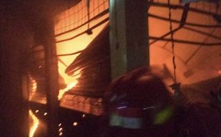 Kebakaran di Pasar Cibinong Bogor, Penyebabnya Belum Diketahui - JPNN.com