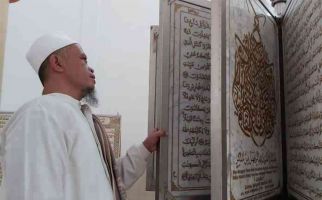 Al-Quran dari Marmer, 10 Tahun Baru Selesai 12 Juz - JPNN.com