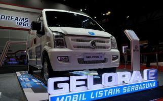 Mengenal Keunggulan Minivan Listrik Pertama di Indonesia - JPNN.com
