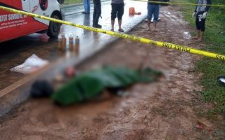 Geger, Mayat Ditemukan Tergeletak di Pinggir Jalan Area Hutan WKS - JPNN.com