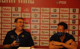 Robert Pastikan Persib Bermain Menyerang saat Hadapi PSS di Leg Kedua Semifinal Piala Menpora 2021 - JPNN.com