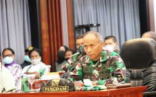 Jenazah Brigjen TNI Putu IGP Dani NK Dievakuasi ke Beoga - JPNN.com
