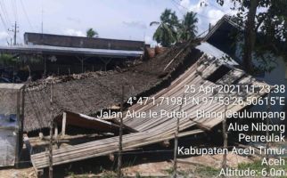 Diterjang Angin Puting Beliung, Belasan Rumah Warga di Aceh Timur Rusak - JPNN.com