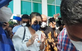 Nindy Ayunda Dituduh Menyekap Mantan Pegawainya - JPNN.com