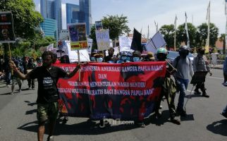 Mahasiswa Papua Gelar Aksi di Surabaya, Diadang Massa Pimpinan Stanley, Panas! - JPNN.com