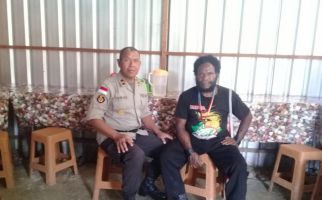 Abelom Kogoya Sempat Diancam Ditembak Mati KKB Pimpinan Numbuk Telenggen - JPNN.com