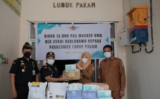 Bea Cukai Kualanamu Hibahkan Masker untuk Puskesmas Lubuk Pakam - JPNN.com