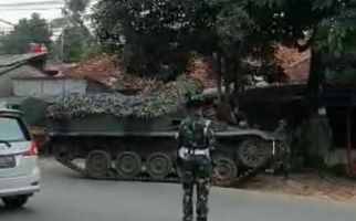 Kapendam Jaya Jelaskan Soal Tank TNI Disebut Ikut Menyekat Pemudik - JPNN.com