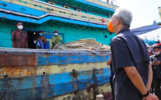 400 Kapal Nelayan Berlabuh di Jateng, Pak Ganjar Langsung Sidak - JPNN.com