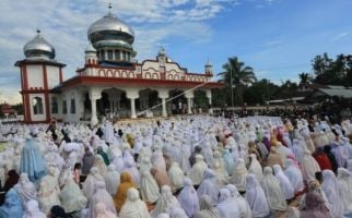 Ribuan Pengikut Tarikat Syattariyah Rayakan Idulfitri Hari Ini - JPNN.com
