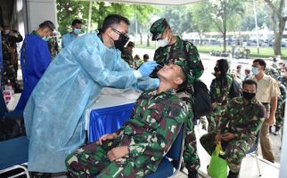 TNI AL Laksanakan Swab Antigen Pasca-Libur Idulfitri, Perwira Tinggi Juga Ikut - JPNN.com