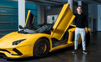 Rayakan Gol ke-100 di Juventus, Dybala Pinang Lamborghini Aventador S Roadster - JPNN.com