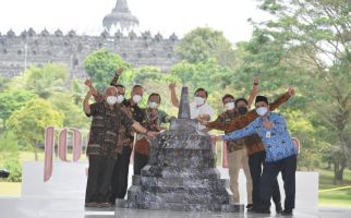 Gus Menteri Beli Jam Tangan Kayu di Festival Joglosemar - JPNN.com