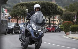 Piaggio MP3 400 HPE Meluncur Bawa Teknologi Terbaru, Harganya? - JPNN.com