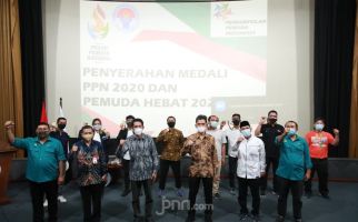 Kemenpora Serahkan Medali kepada Pemuda Hebat 2021 dan PPN 2020 - JPNN.com