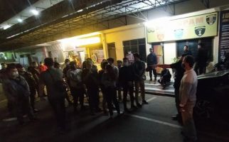 Pengunjung Tempat Hiburan Malam Seketika Kaget, Mendadak Hening - JPNN.com
