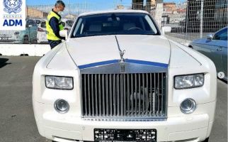 Bea Cukai Sita Rolls-Royce Phantom Kulit Buaya, Siapa yang Punya? - JPNN.com