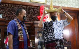Pak Ganjar Didatangi Raja Rote, Bicara soal Bung Karno dan Indonesia Timur - JPNN.com
