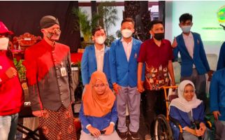 Pak Ganjar Terpesona Mendengar Suara See With Heart Band - JPNN.com