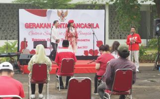 Djarot: Bangsa Indonesia Bisa Menunjukkan Jati Diri dan Karakter Lewat Pancasila - JPNN.com