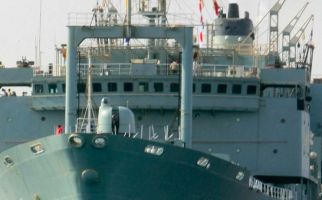Kapal Terbesarnya Terbakar dan Tenggelam, Iran Salahkan Israel - JPNN.com