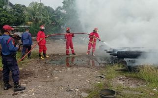 Gudang Besi di Bekasi Hangus Dilahap Si Jago Merah - JPNN.com