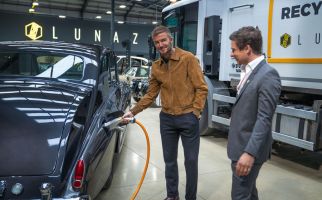 David Beckham jadi Investor Mobil Klasik Listrik Inggris - JPNN.com