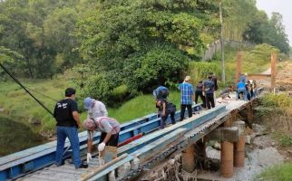 2 Bulan Lagi Pembangunan Jembatan di Desa Kutamekar Selesai, Alhamdulillah - JPNN.com