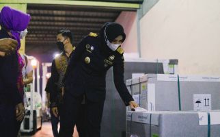 Terbitkan Izin Fasilitas Fiskal, Bea Cukai Soekarno Hatta Mempercepat Proses Impor Vaksin - JPNN.com