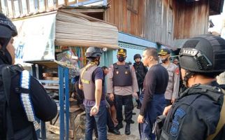 Puluhan Brimob Bersenjata Lengkap Kepung Desa Surulangun, Suasana Mencekam - JPNN.com