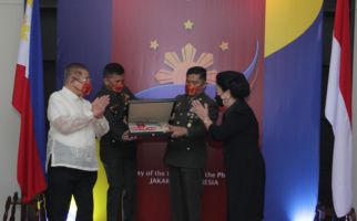 Filipina Beri Gelar Kehormatan kepada Mendiang Harry Sinyo Sarundajang - JPNN.com