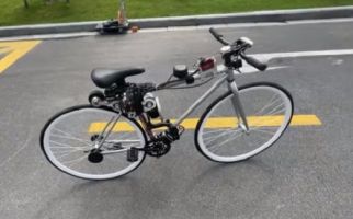 Keren, Sepeda Ini Dirancang Bisa Jalan Sendiri - JPNN.com