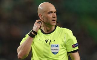 Wasit yang Selamatkan Eriksen Pimpin Laga Italia vs Austria, Siapakah Dia? - JPNN.com