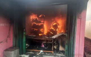 Kios Laundry di Tanjung Priok Ludes Terbakar, Apinya Gede Banget - JPNN.com