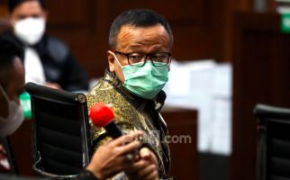 Divonis 5 Tahun Penjara, Edhy Prabowo Merasa Terpukul - JPNN.com