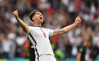Final EURO 2020: Bek Inggris John Stones Tertangkap Kamera Mengejek Timnas Italia, Dia Bilang Begini - JPNN.com