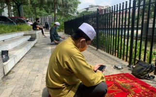 Total Lockdown, Malaysia Larang Salat Berjamaah di Masjid? - JPNN.com