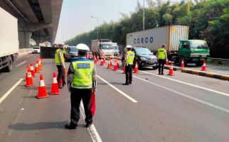 Penyekatan di KM 31 Tol Japek Arah Cikampek Hingga 22 Juli, Simak Penjelasan Jasa Marga - JPNN.com