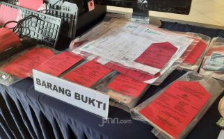 Merogoh Kocek Rp 600 Ribu, 8 Orang Lolos Terbang Menggunakan Hasil Swab PCR Palsu - JPNN.com