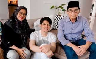 Ibu dan Ayah Meninggal Dunia, Irwansyah Bicara Soal Cobaan Berat - JPNN.com