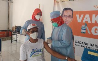Bikin Bangga, PKS Jadi Parpol Pertama yang Gelar Vaksinasi di Tangsel - JPNN.com
