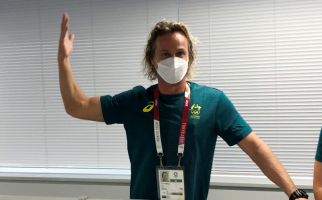 Viral Gara-Gara Aksi Robek Masker, Pelatih Renang Australia Langsung Minta Maaf - JPNN.com