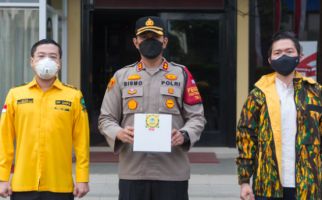 Lewat Kepolisian, AMPG Bagikan Ribuan Paket Nasi Siap Saji   - JPNN.com