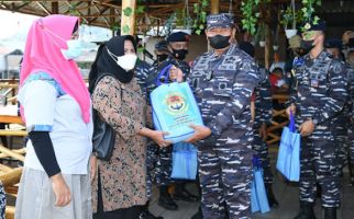 TNI AL Gelar Serbuan Vaksinasi kepada Masyarakat Maritim di Riau - JPNN.com