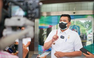 Bobby Nasution Tegaskan Pemkot Medan tidak Terlibat Vaksinasi Massal Picu Kericuhan  - JPNN.com