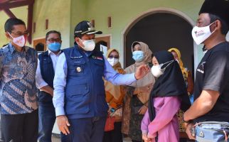 Bupati Sumedang Sambangi Anak Yatim Piatu Korban Covid-19, Langsung Menugaskan Dinas - JPNN.com