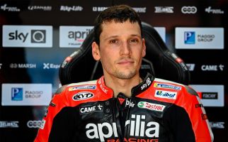 Tim Aprilia MotoGP Memperpanjang Kontrak Lorenzo Savadori - JPNN.com