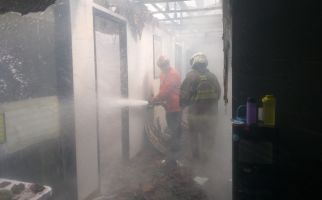 Kebakaran Hanguskan Bank BRI di Jatinegara, Sebegini Kerugiannya - JPNN.com