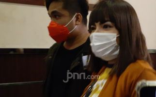 Dinar Candy Menjalani Wajib Lapor Perdana, Apa Saja Sih yang Ditanya Polisi? - JPNN.com